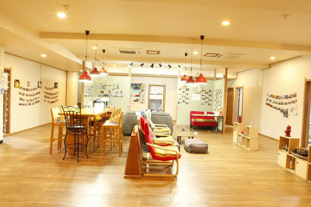 Baozen Guesthouse Jeju Exteriör bild