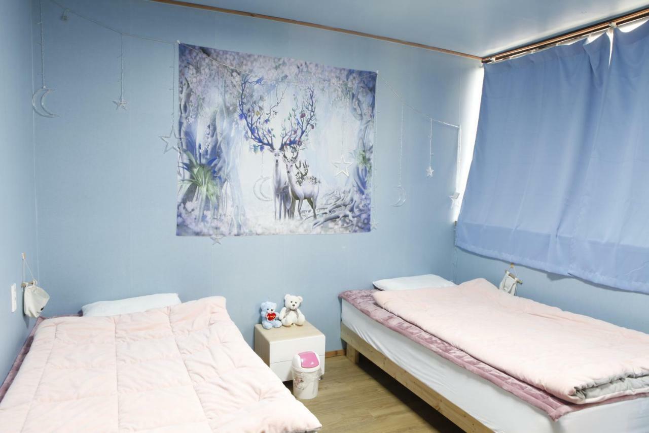 Baozen Guesthouse Jeju Exteriör bild