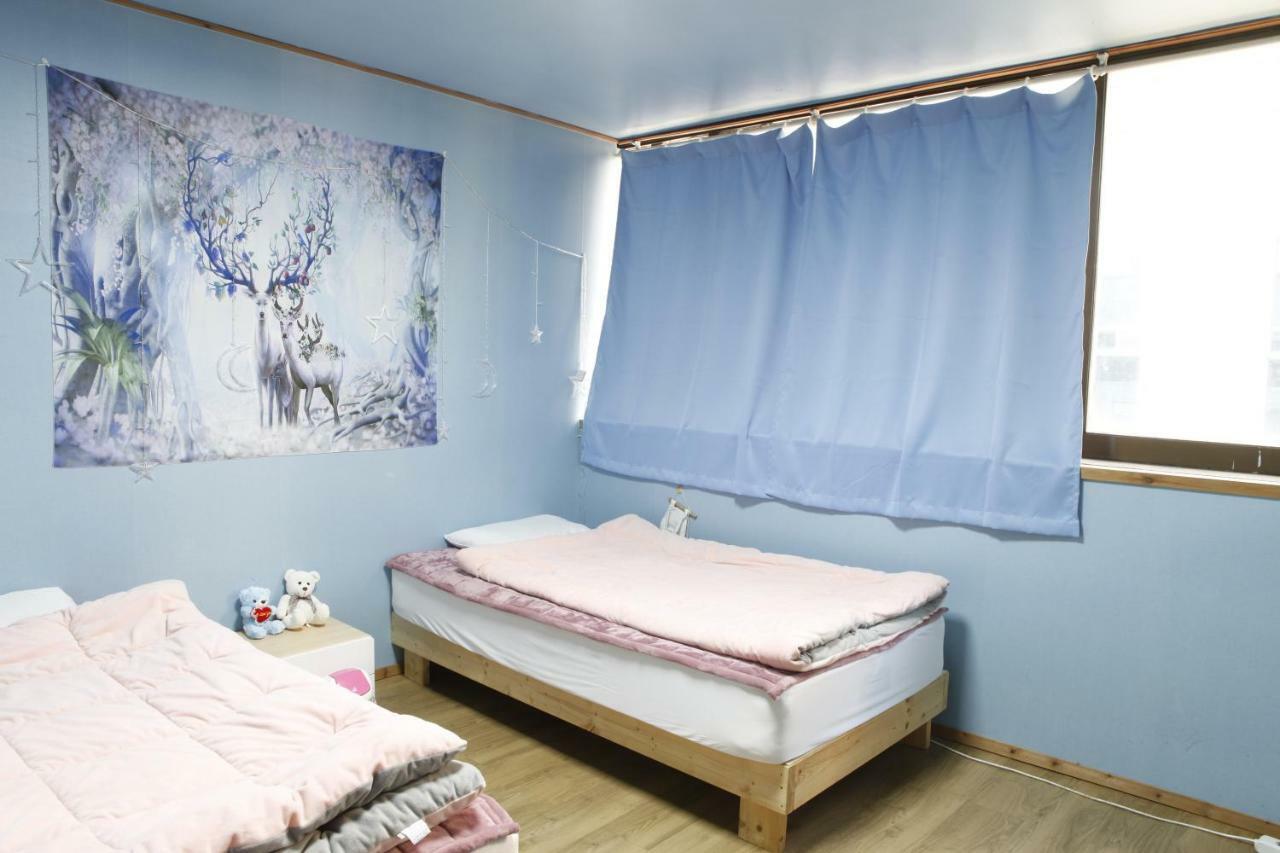 Baozen Guesthouse Jeju Exteriör bild