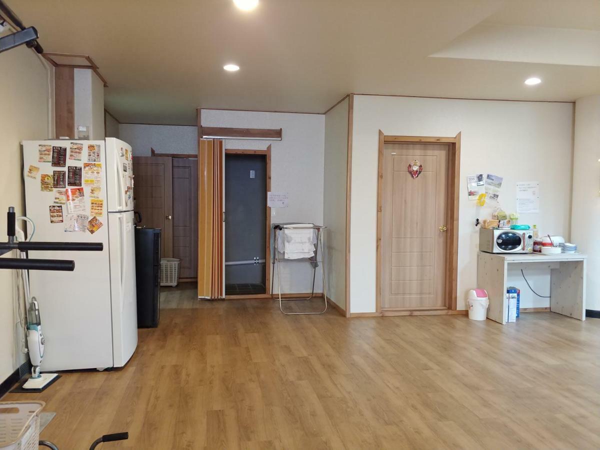 Baozen Guesthouse Jeju Exteriör bild